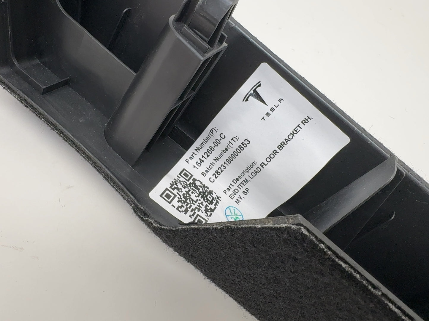 2023 Tesla Model Y Trunk Load Floor Bracket Right 1641266-00-C