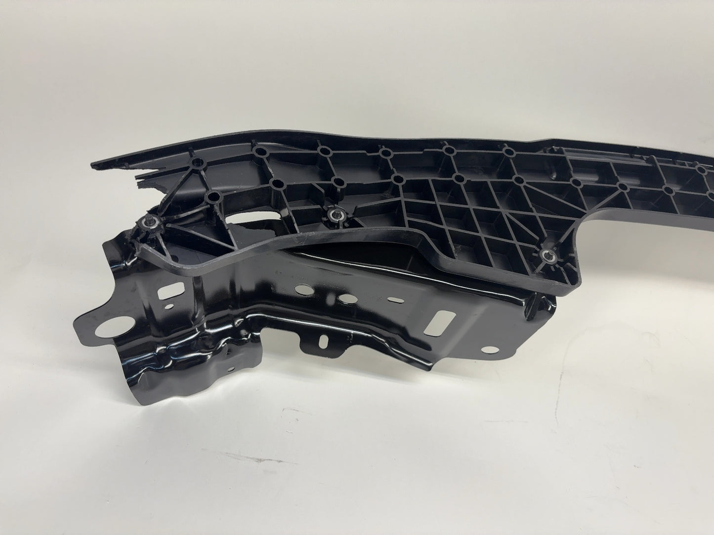 2025 Tesla Model 3 Highland Front Ankle Catcher Performance U 1772362-00-E