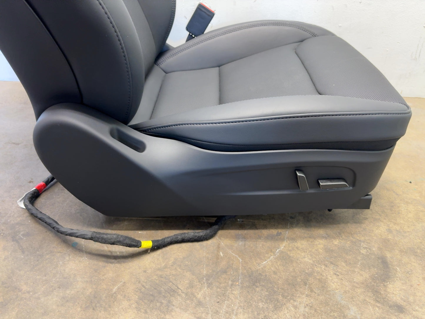 2025 Tesla Model 3 Highland Front First Row Seat Right Black 7754324-01-B