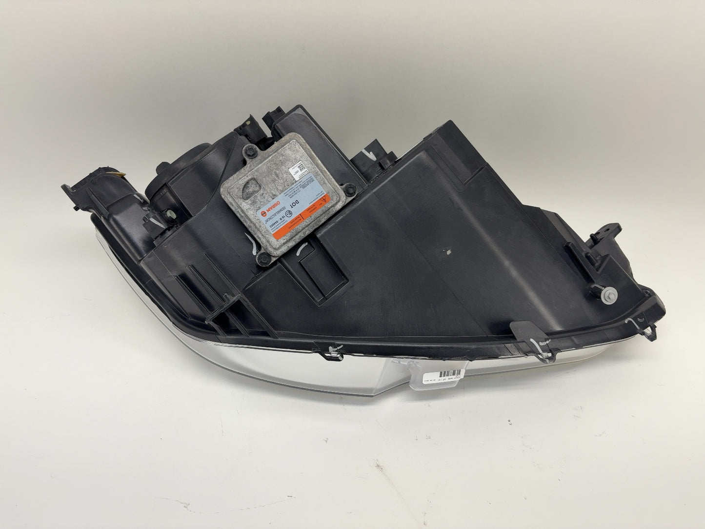 2015 Tesla Model S Left Headlamp 6005906-00-D