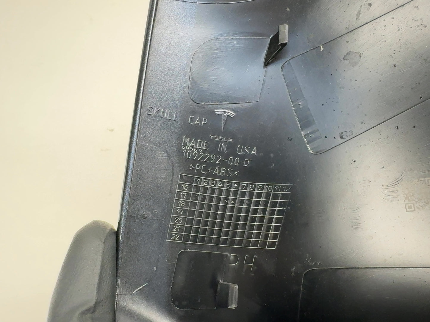 2018-2025 Tesla Model 3 Highland Exterior Mirror Skull Cap Right 1092292-00-D