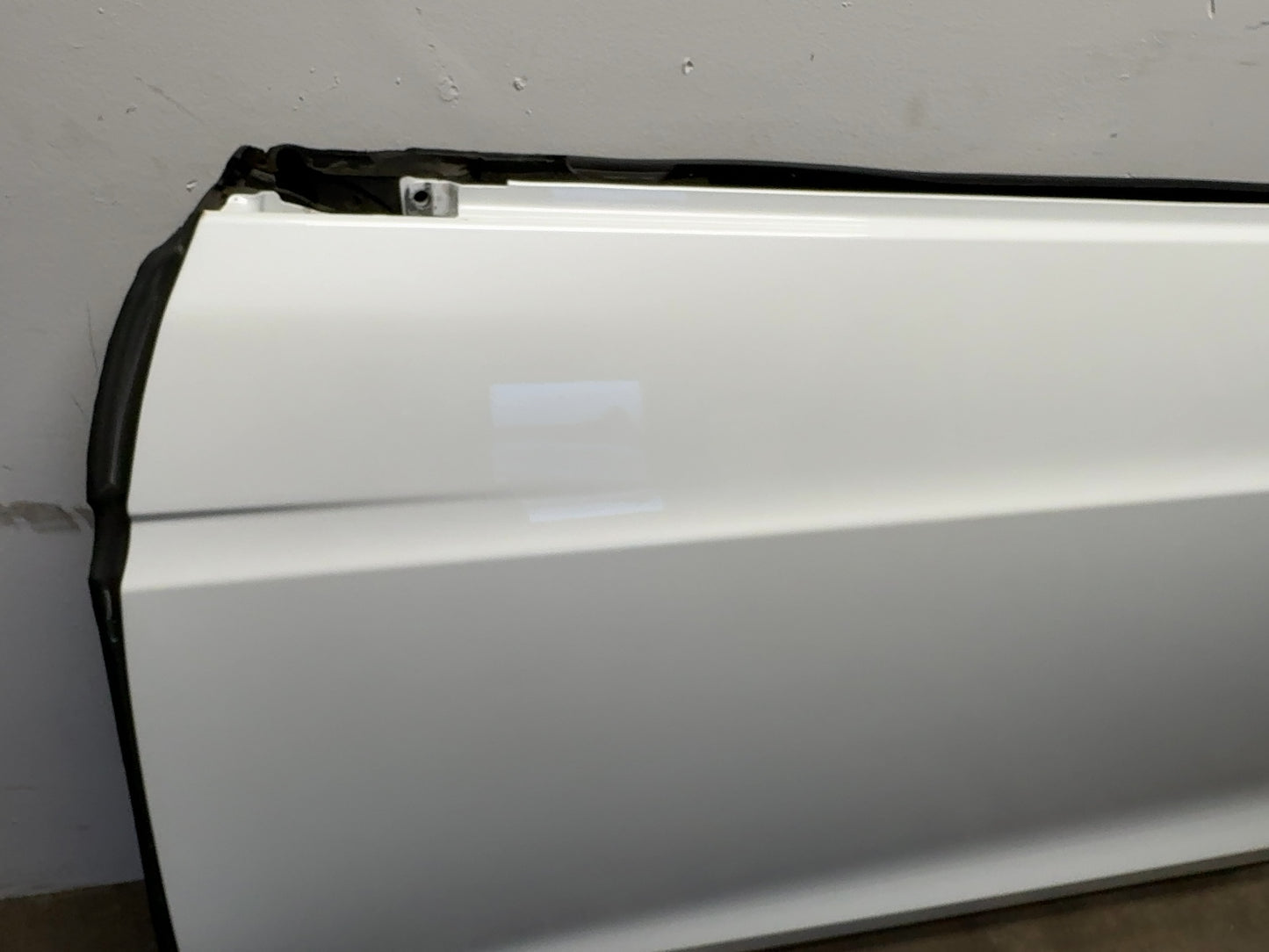 2018 Tesla Model X Front Left Door Shell 1009906-00-K
