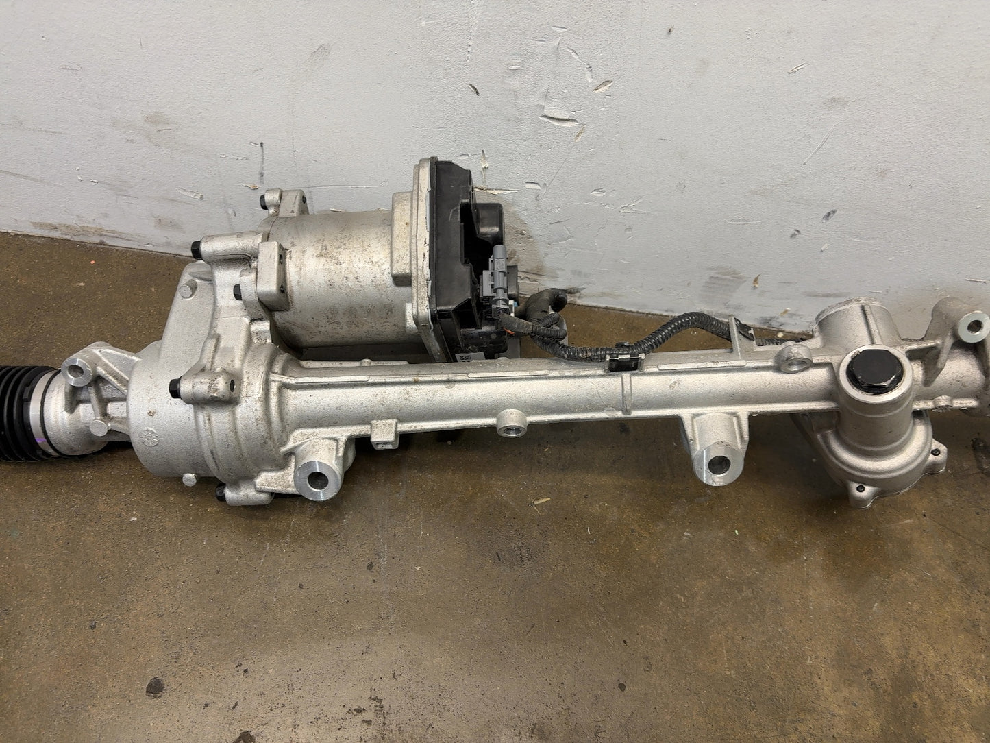 2018-2019 Tesla Model 3 Steering Rack Without Tie Rods 1044831-25-D