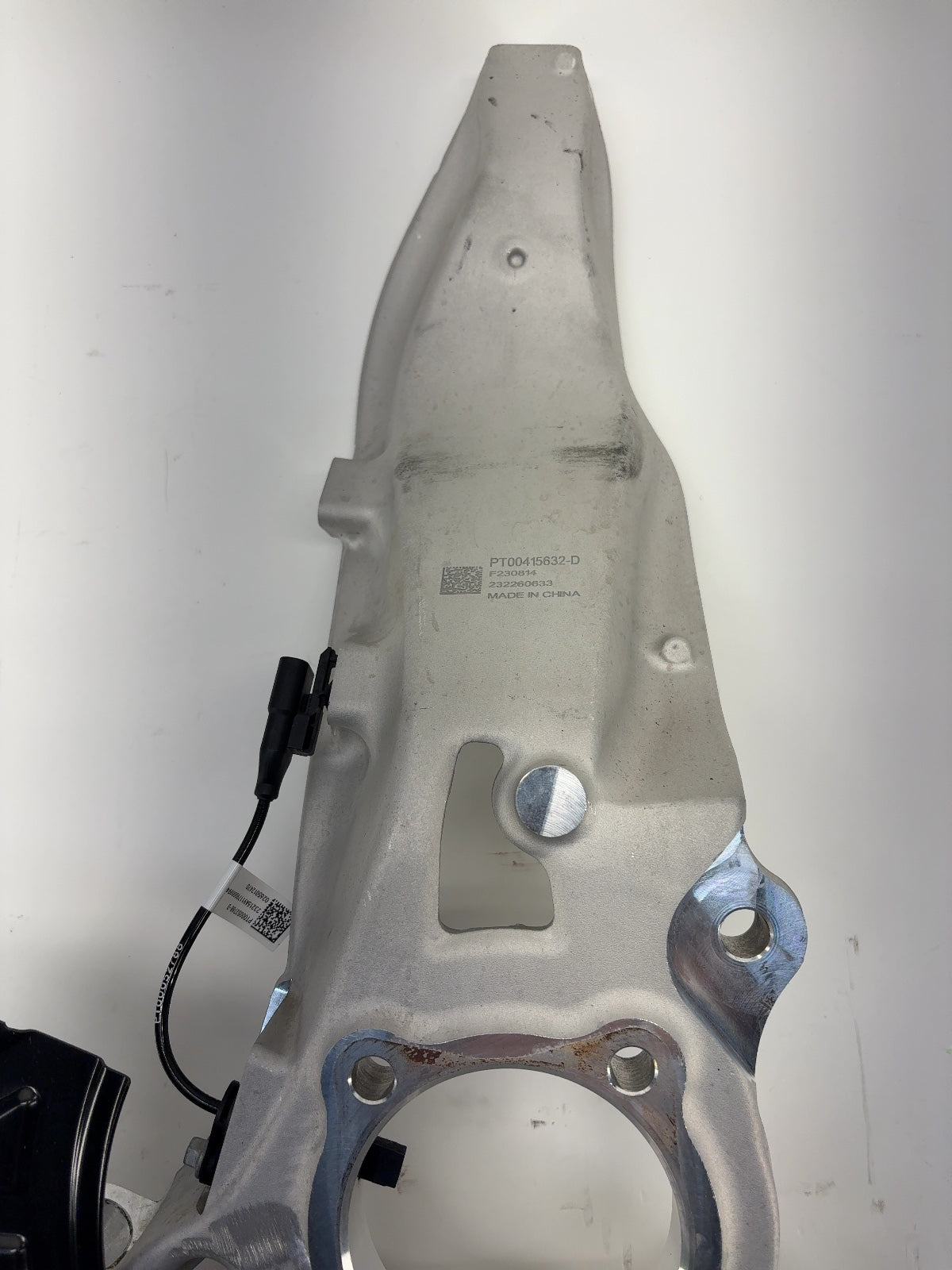 2024 Rivian R1S R1T Front Left Knuckle With Shield PT00415632-D