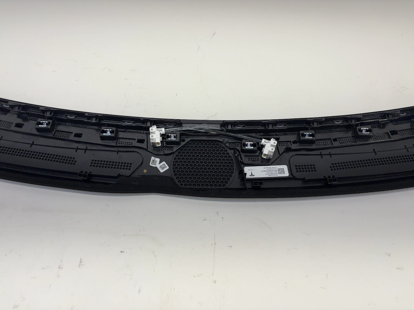 2026 Tesla Model Y Juniper Instrument Panel Wrap Around 1935944-59-E