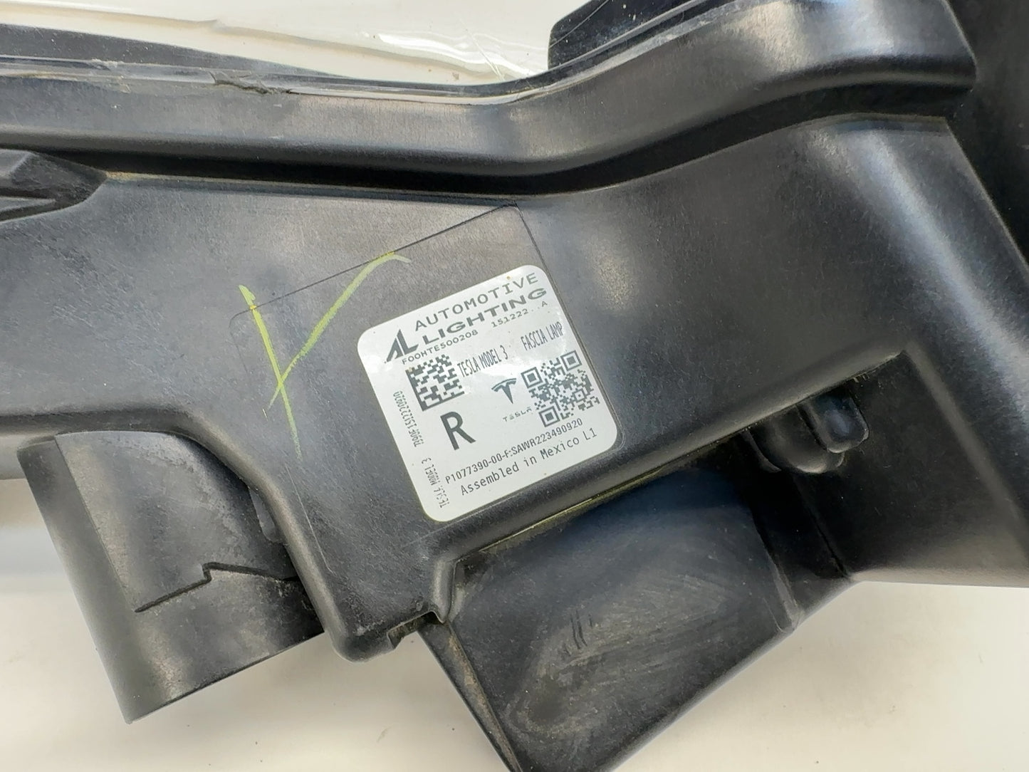 2021-2023 Tesla Model 3 Front Right Foglamp 1077390-00-F