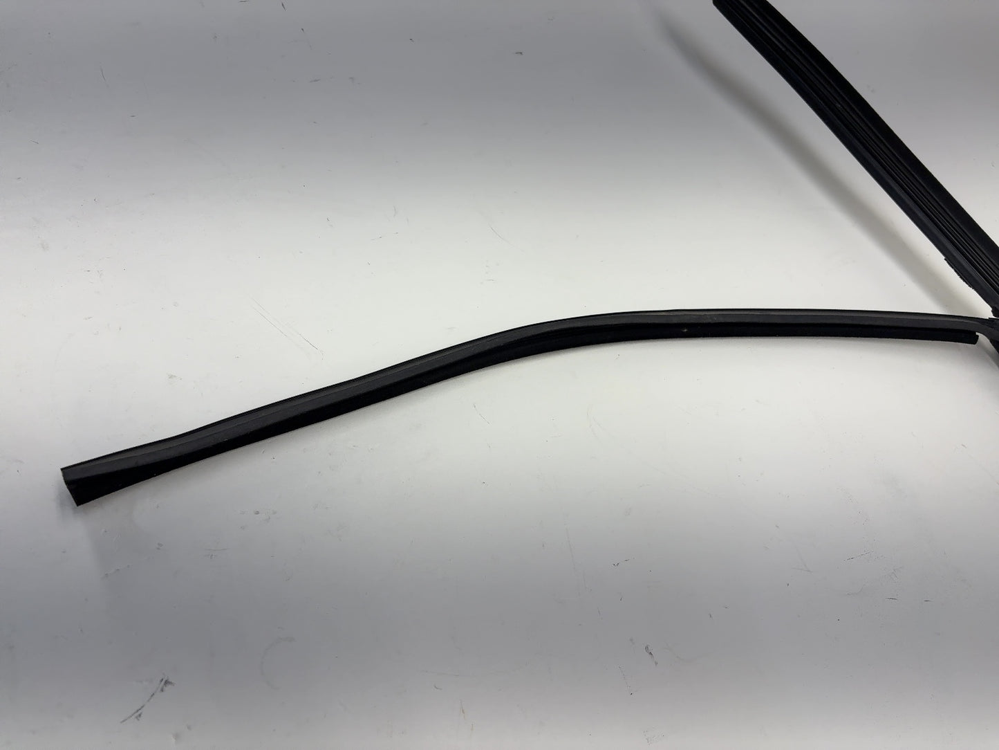 2023 Rivian R1S R1T Front Left Door Rubber Seal PT00002209-A