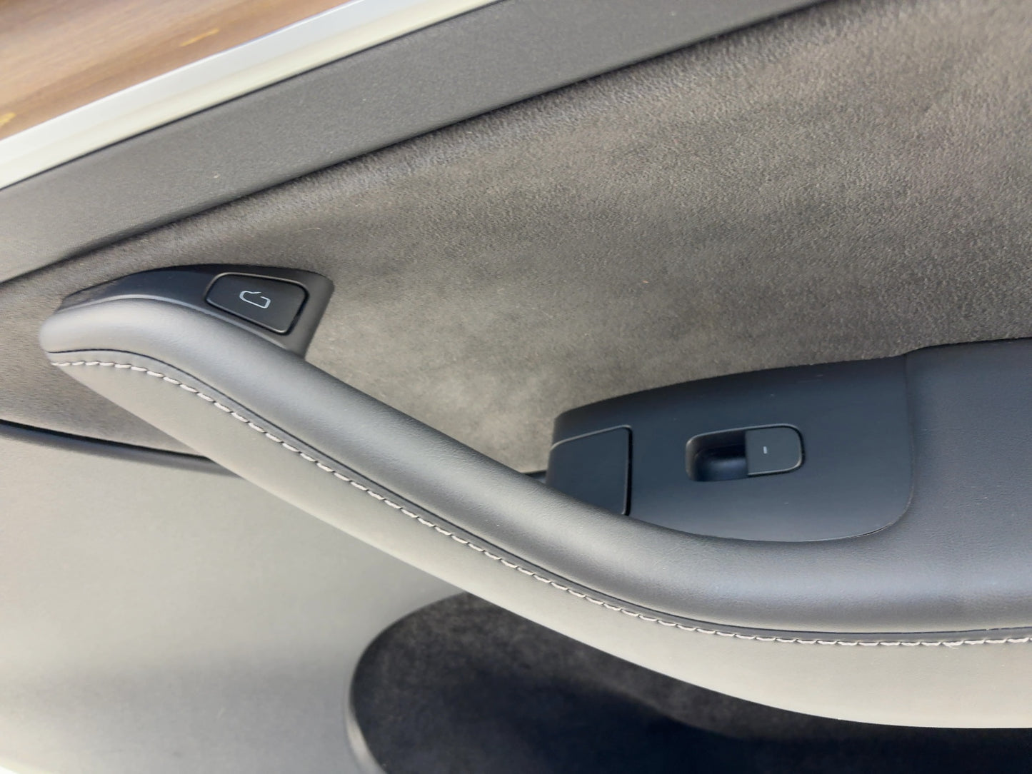 2023-2025 Tesla Model Y Front Right Door Panel 1997295-00-E