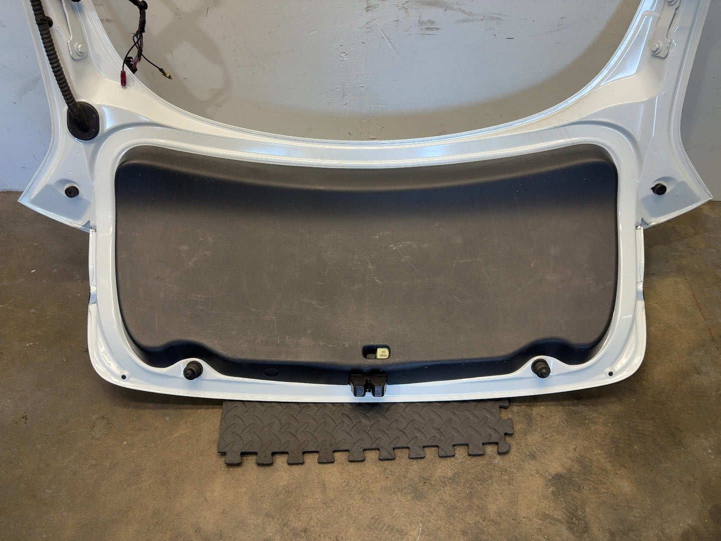 2021-2023 Tesla Model 3 Trunk Lid Assembly 1601460-E0-A