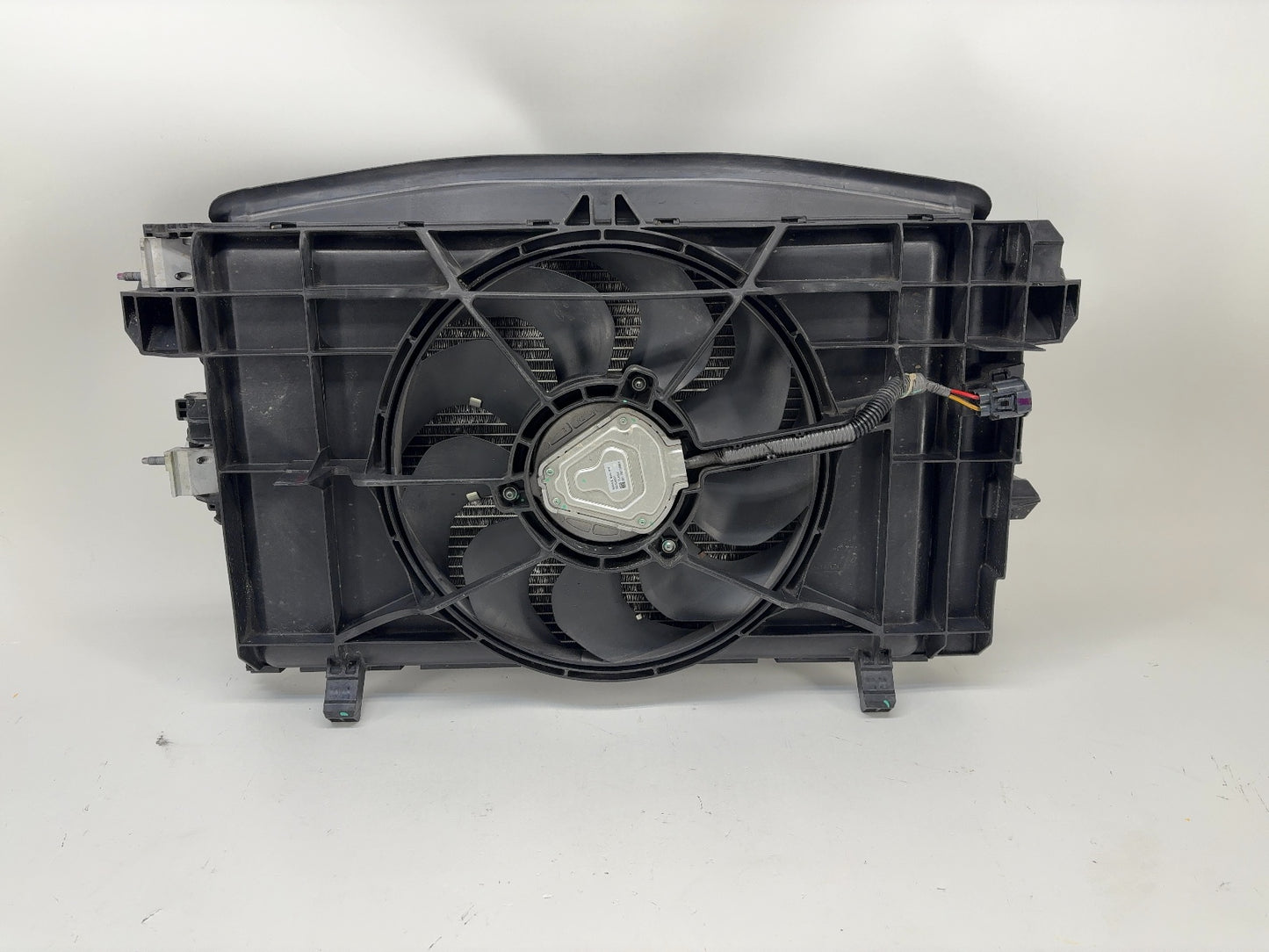 2018 Tesla Model 3 Cooling Fan Assembly 1077081-00-C