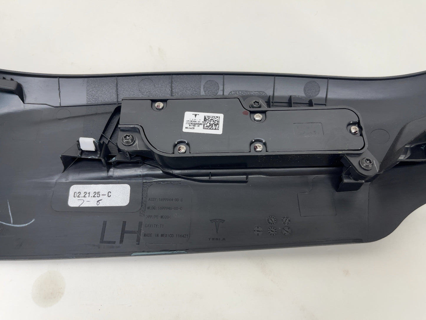 2025 Tesla Model 3 Highland Front Left Seat Trim With Buttons 1699946-00-C