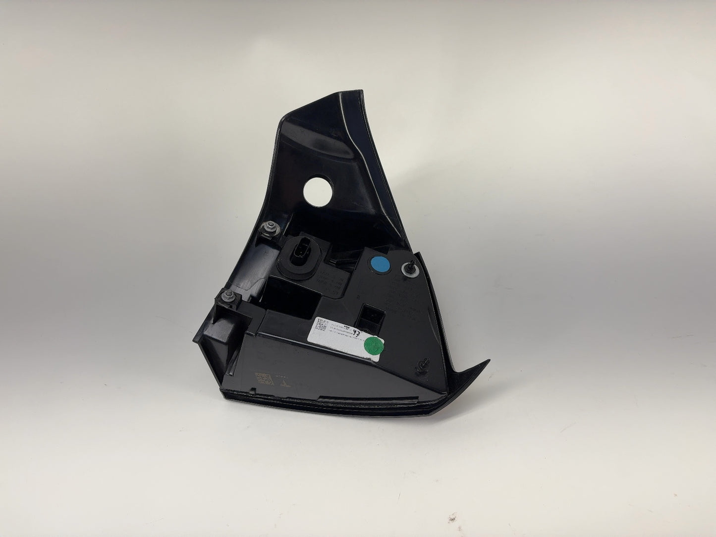 2018-2020 Tesla Model 3 Tail Lamp Rear Bodyside Left 1077397-00-F
