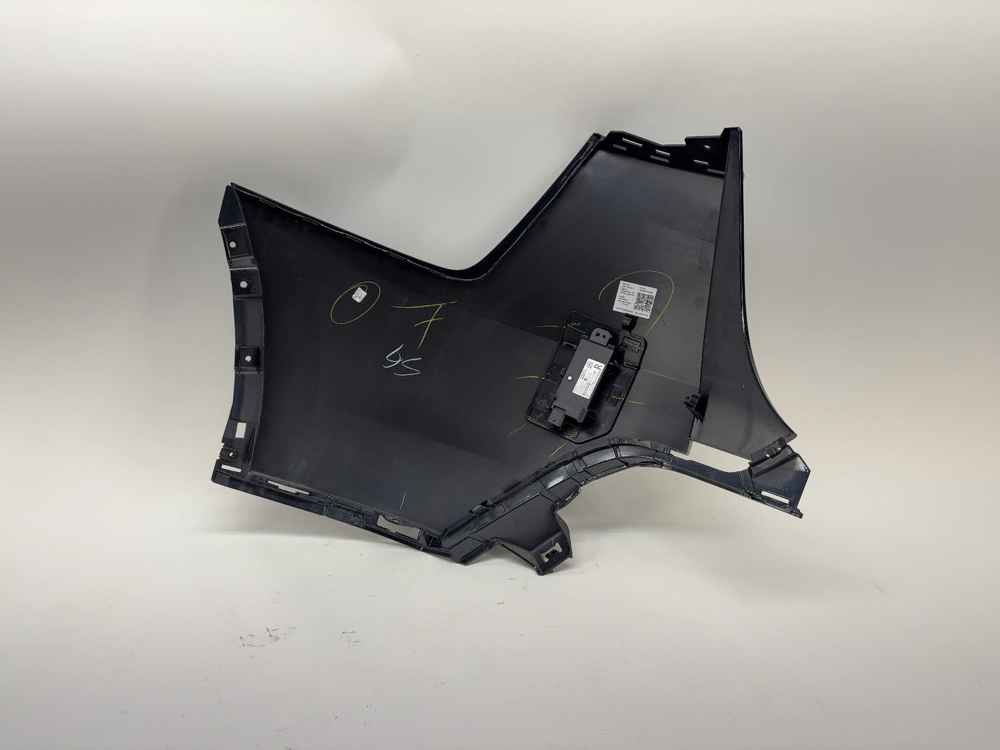 2026 Tesla Model Y Juniper Rear Upper Fascia Base Right 2013446-S0-F