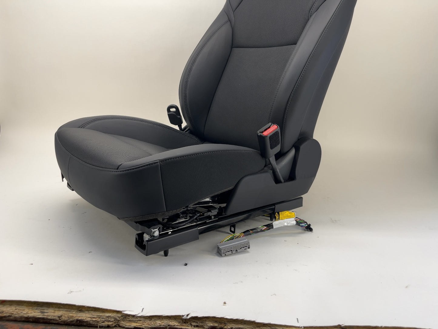 2025 Tesla Model 3 Highland Front First Row Seat Right Black 7754324-01-B