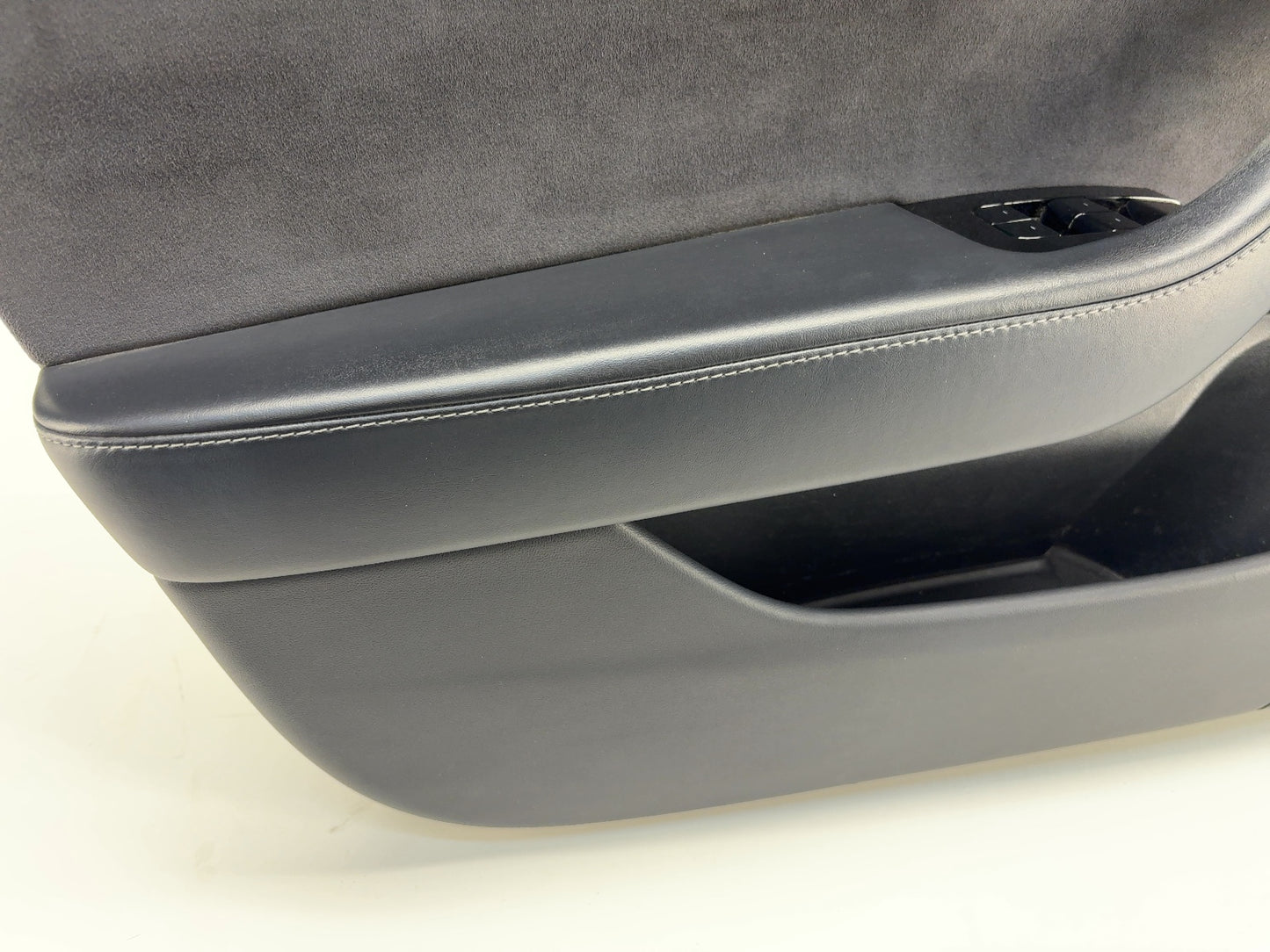 2018 Tesla Model 3 Front Left Door Panel 1090409-01-I