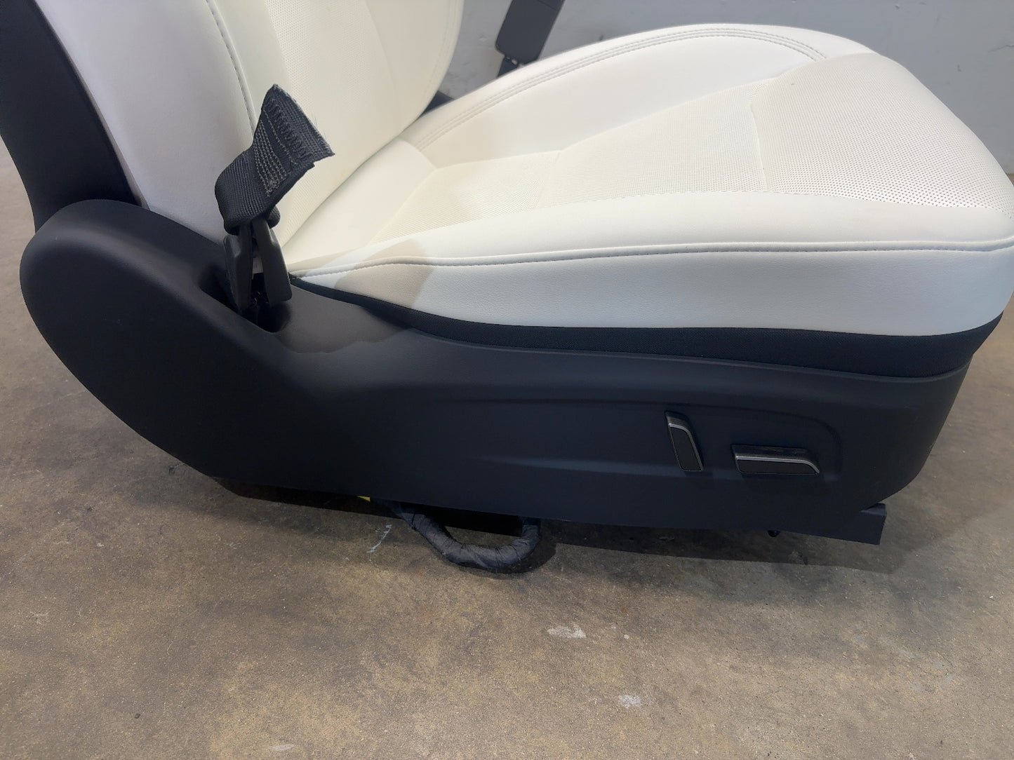 2023-2026 Tesla Model 3 Highland Front Right Seat Assembly 7754324-02-B