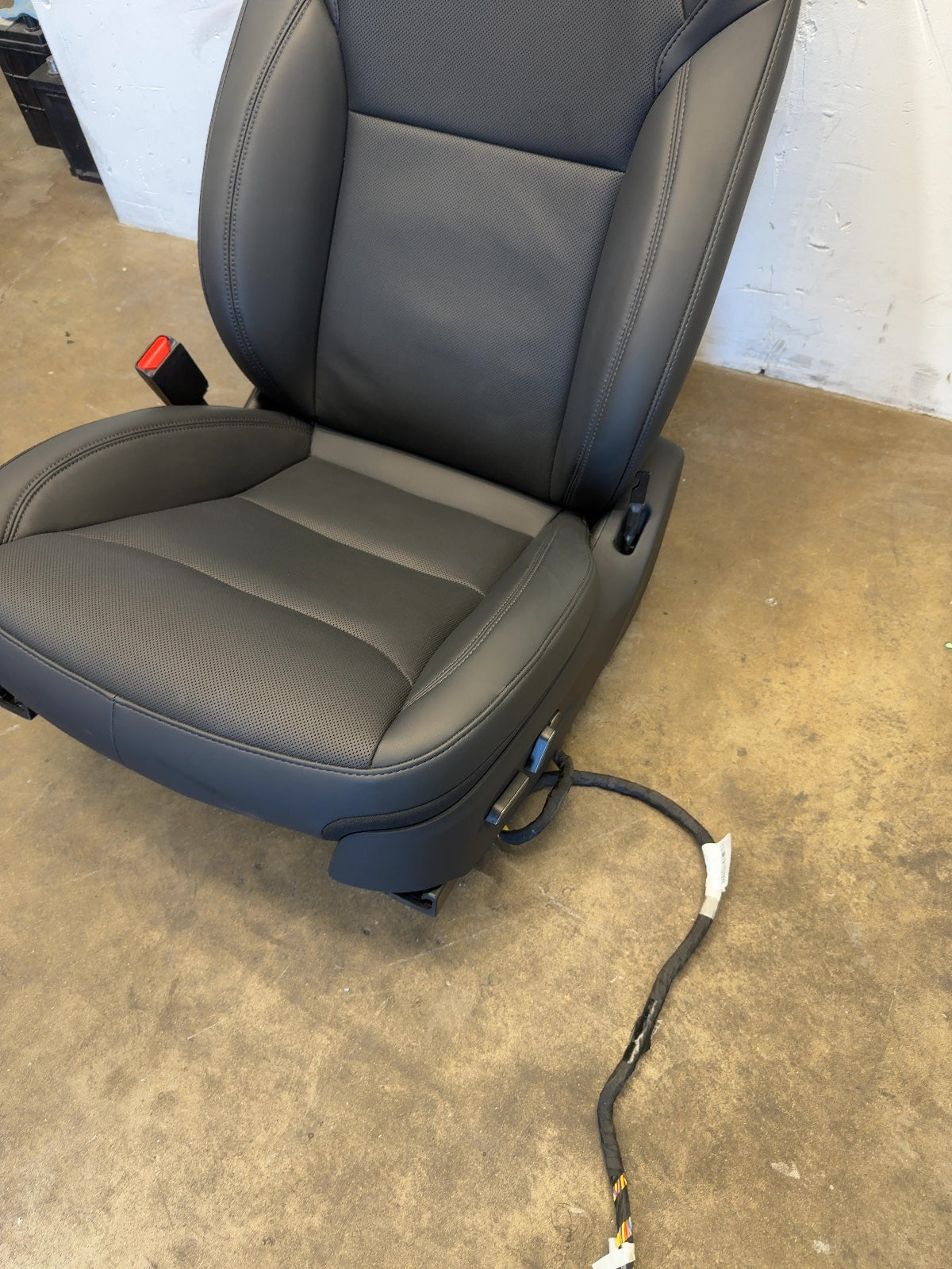2025 Tesla Model 3 Highland Front Left Seat Assembly 7754322-01-C