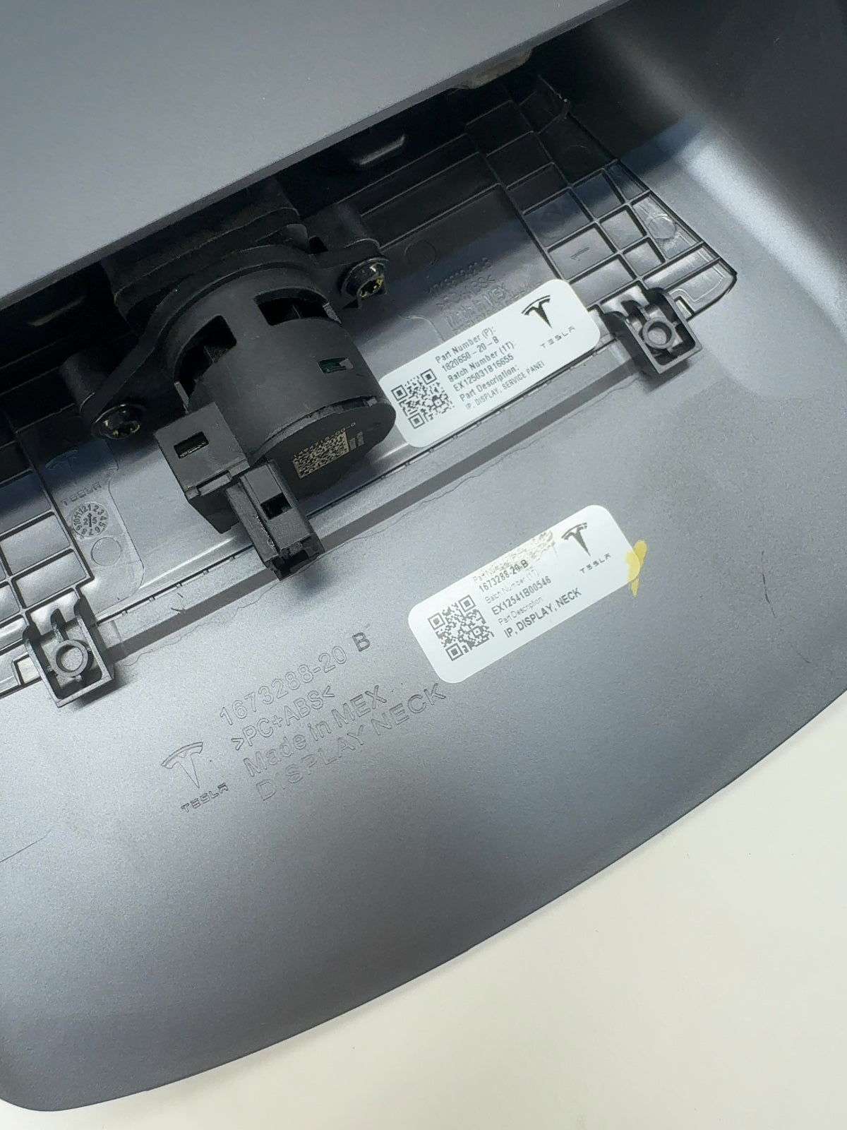 2024-2026 Tesla Model 3 Highland Center Display 1756566-00-D