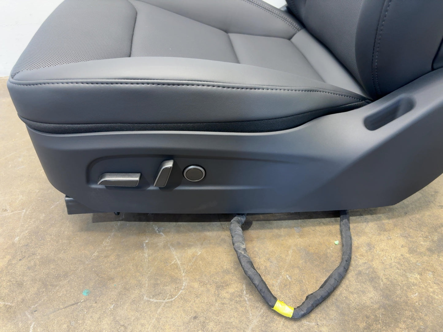 2025-2026 Tesla Model 3 Highland Front Left Seat Assembly 7754322-01-C