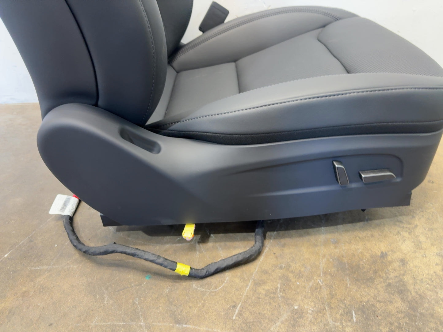2025-2026 Tesla Model 3 Highland Front Right Seat Assembly 7754324-01-B