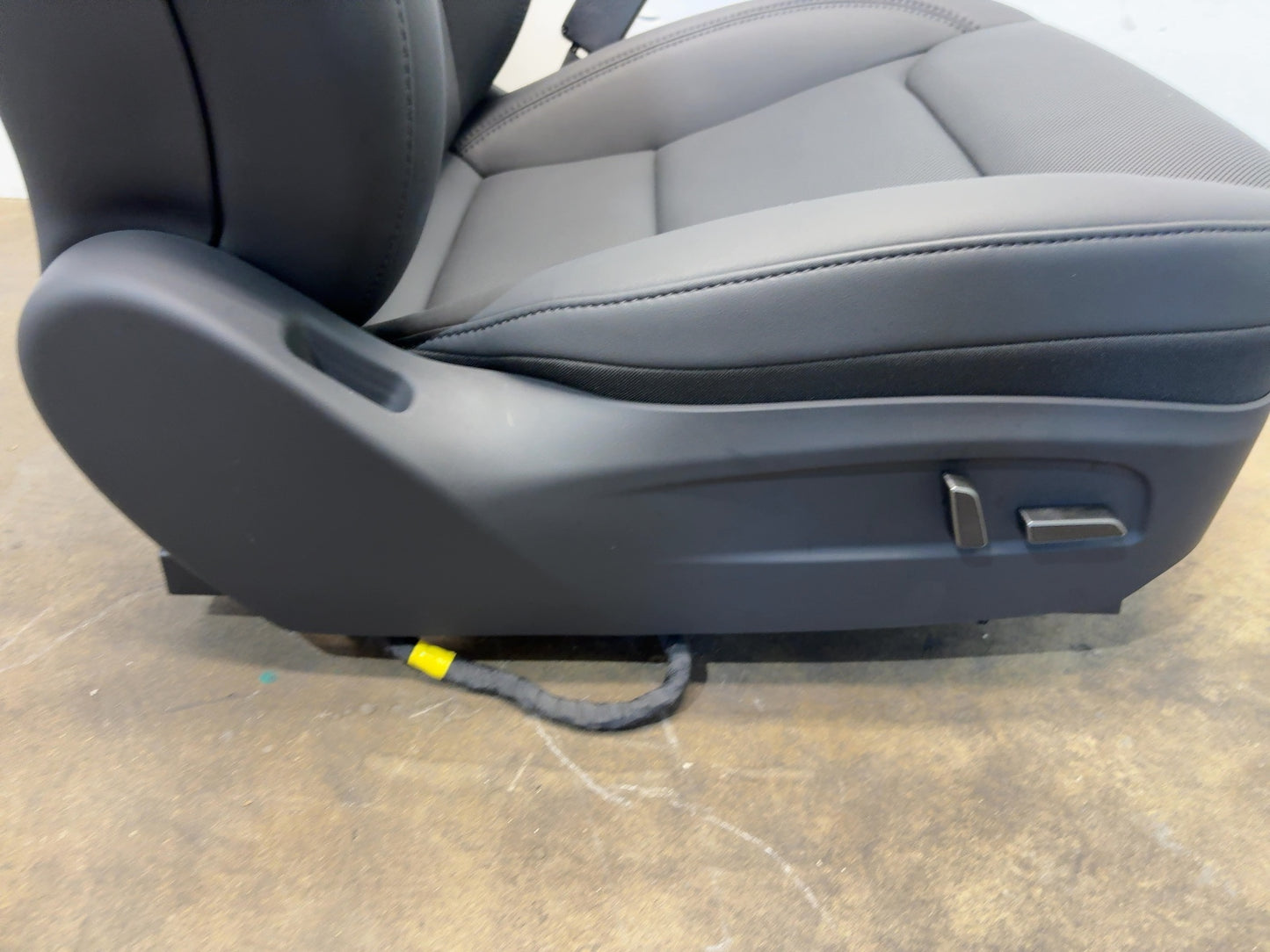 2025-2026 Tesla Model 3 Highland Front Right Seat Assembly 7754324-01-B
