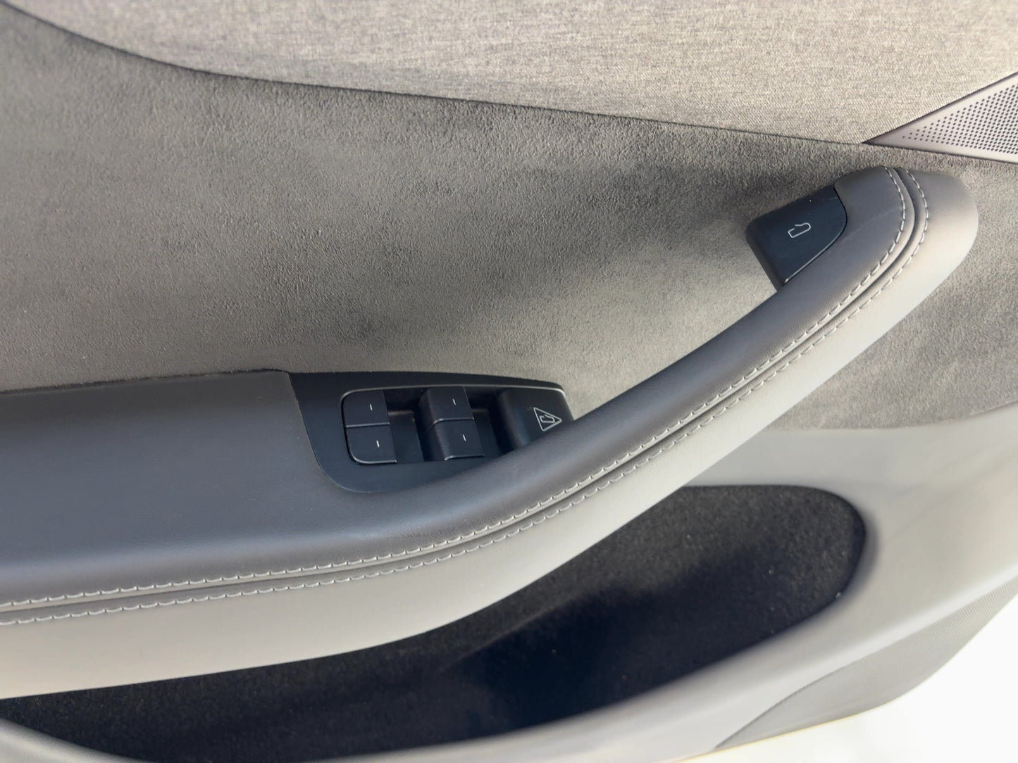 2026 Tesla Model Y Juniper Front Left Door Panel 3643294-51-G