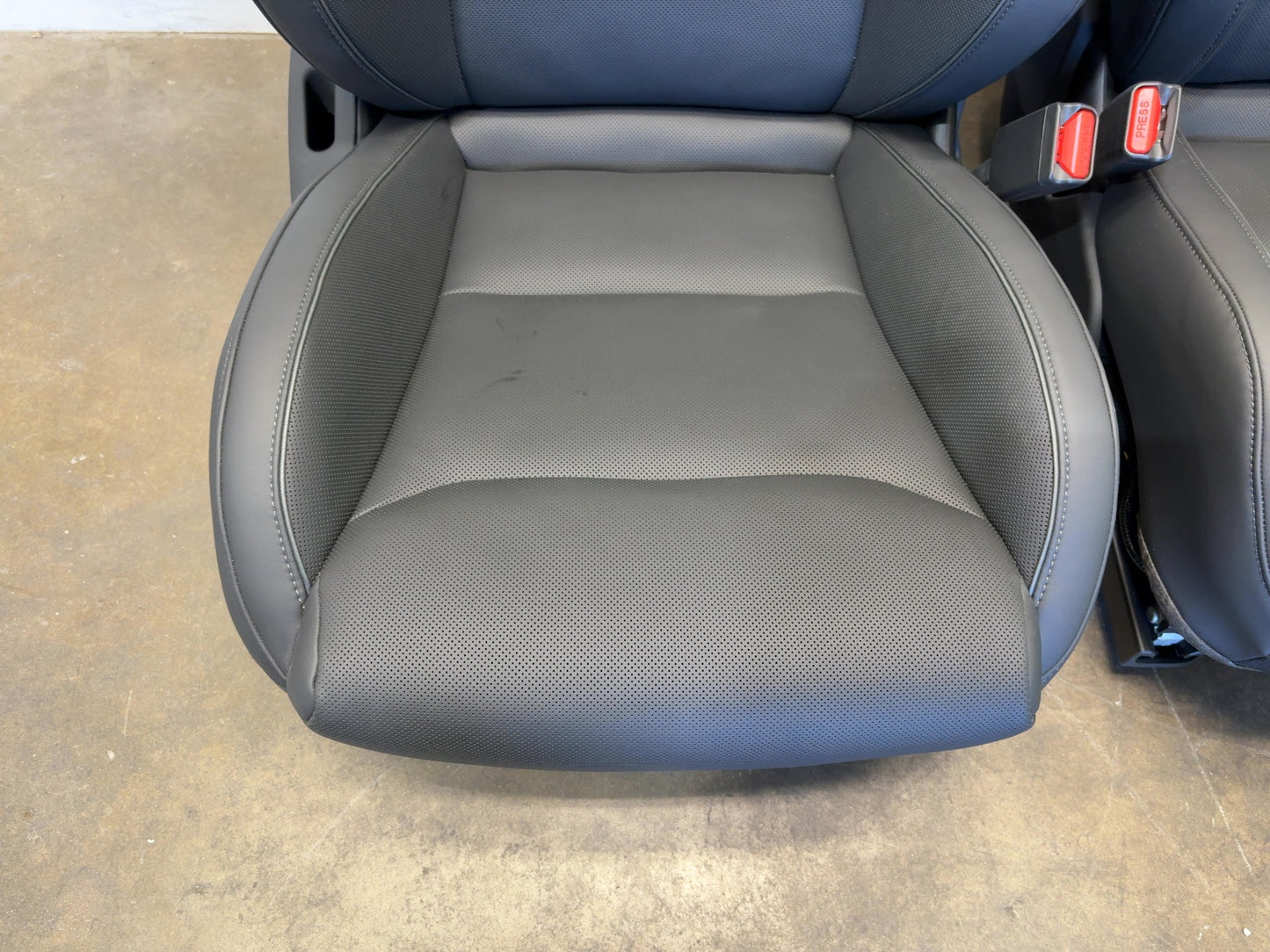2026 Tesla Model 3 Highland Front Performance Seats 8765432-01-B
