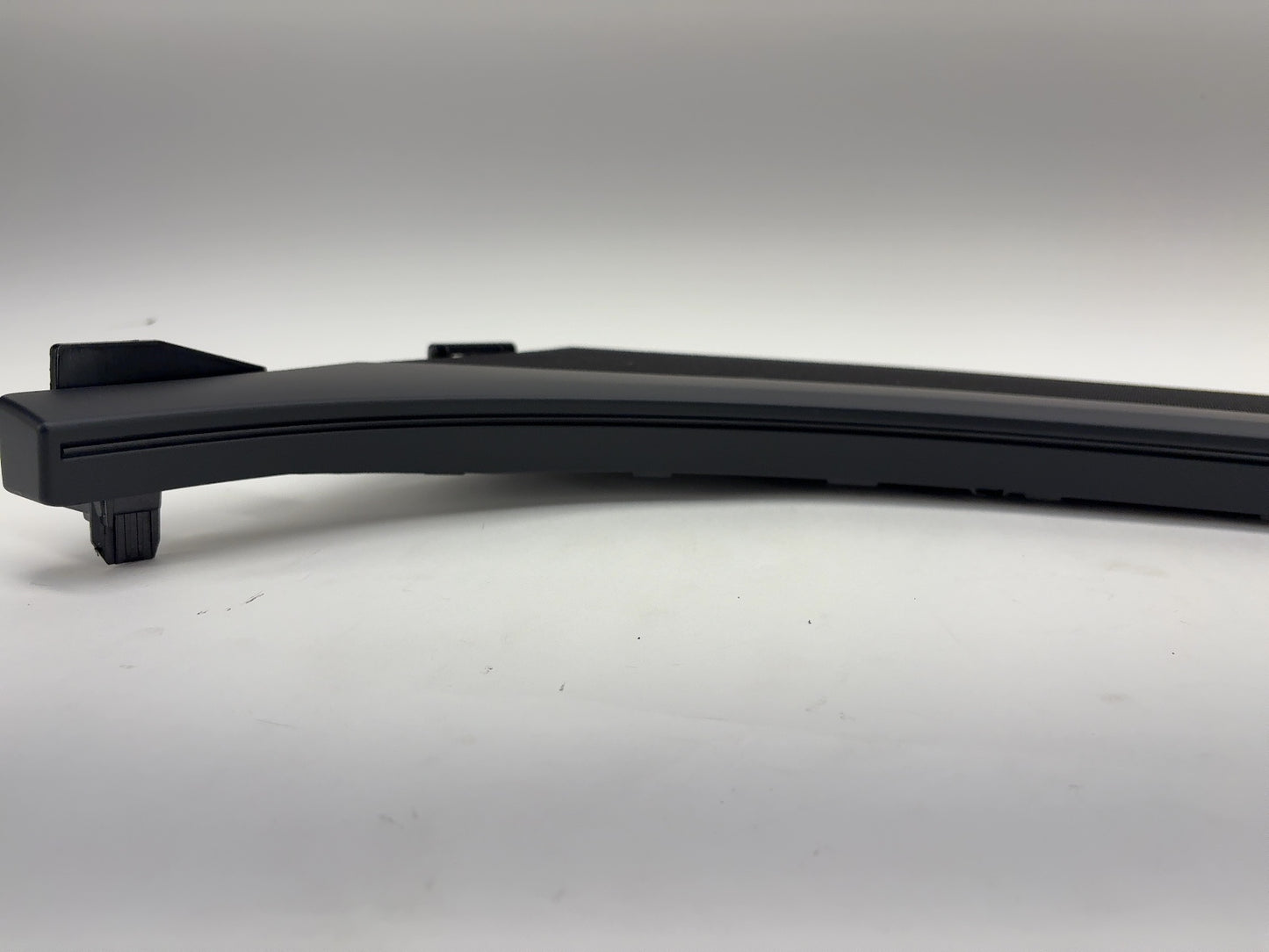 2026 Tesla Model Y Juniper Instrument Panel Wrap Around 1935944-70-E