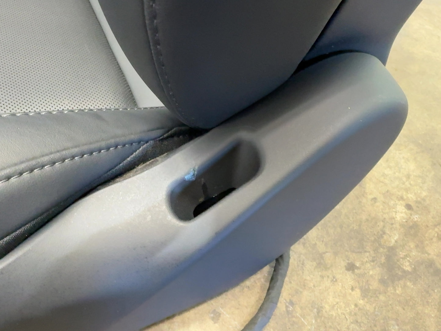 2026 Tesla Model Y Juniper Front Left Seat Assembly 2700040-F1-A