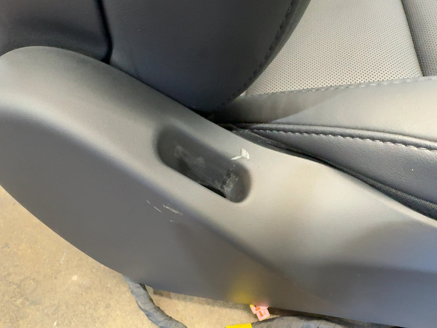 2025-2026 Tesla Model 3 Highland Front Right Seat Assembly 7754324-01-B