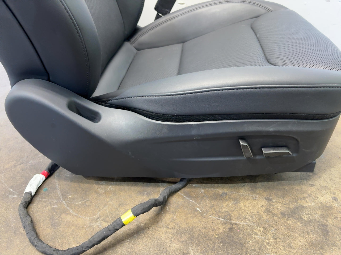 2025-2026 Tesla Model 3 Highland Front Right Seat Assembly 7754324-01-B