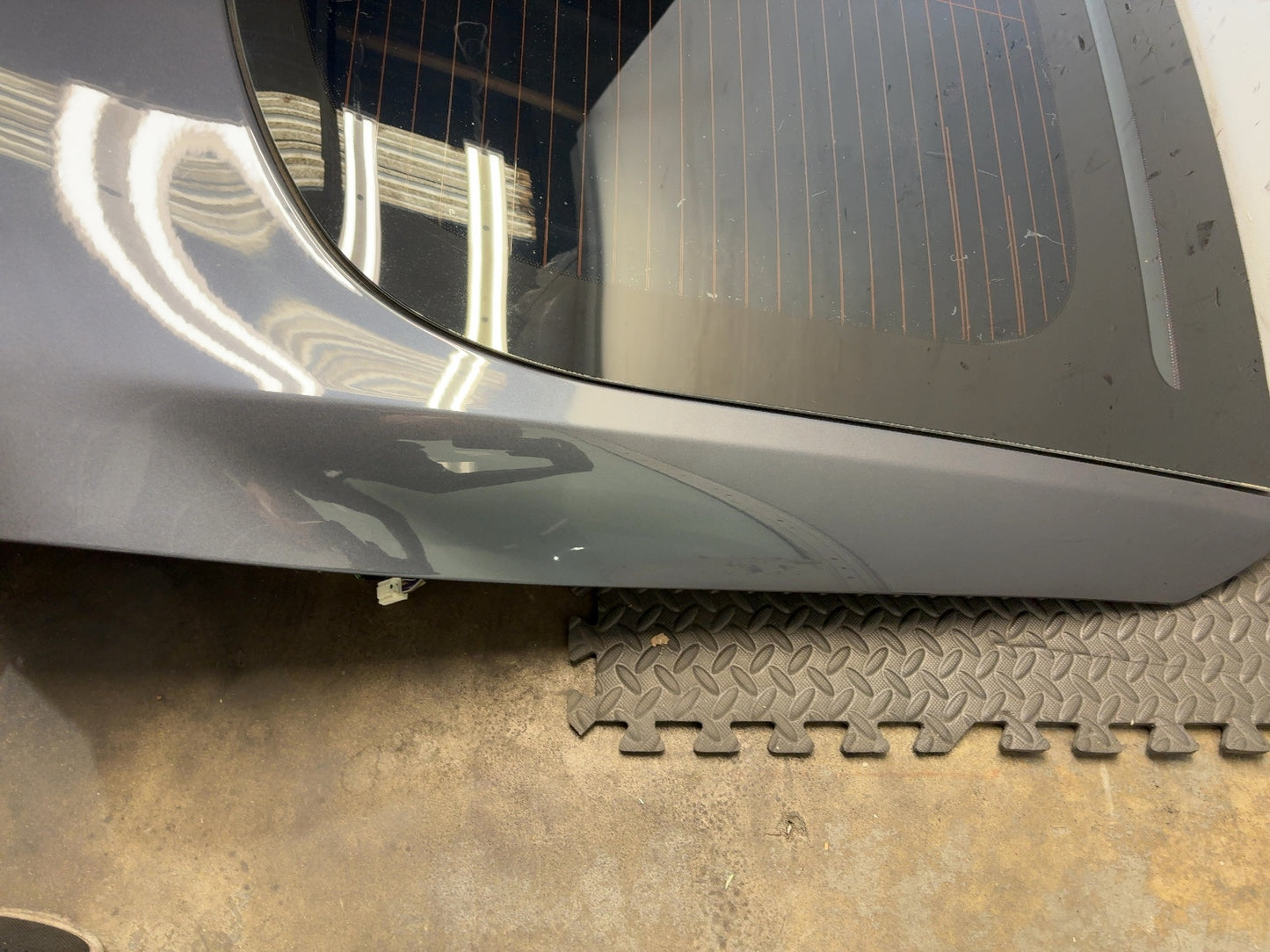 2015 Tesla Model S Trunk Lid 1037000-00-F