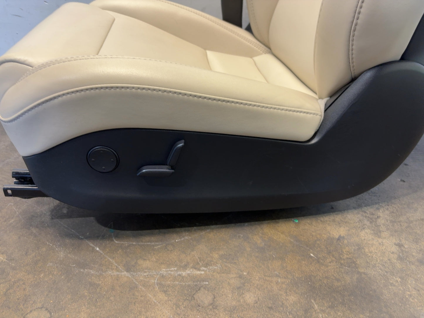 2018 Tesla Model S Front Left Seat Assembly 9876540-03-A