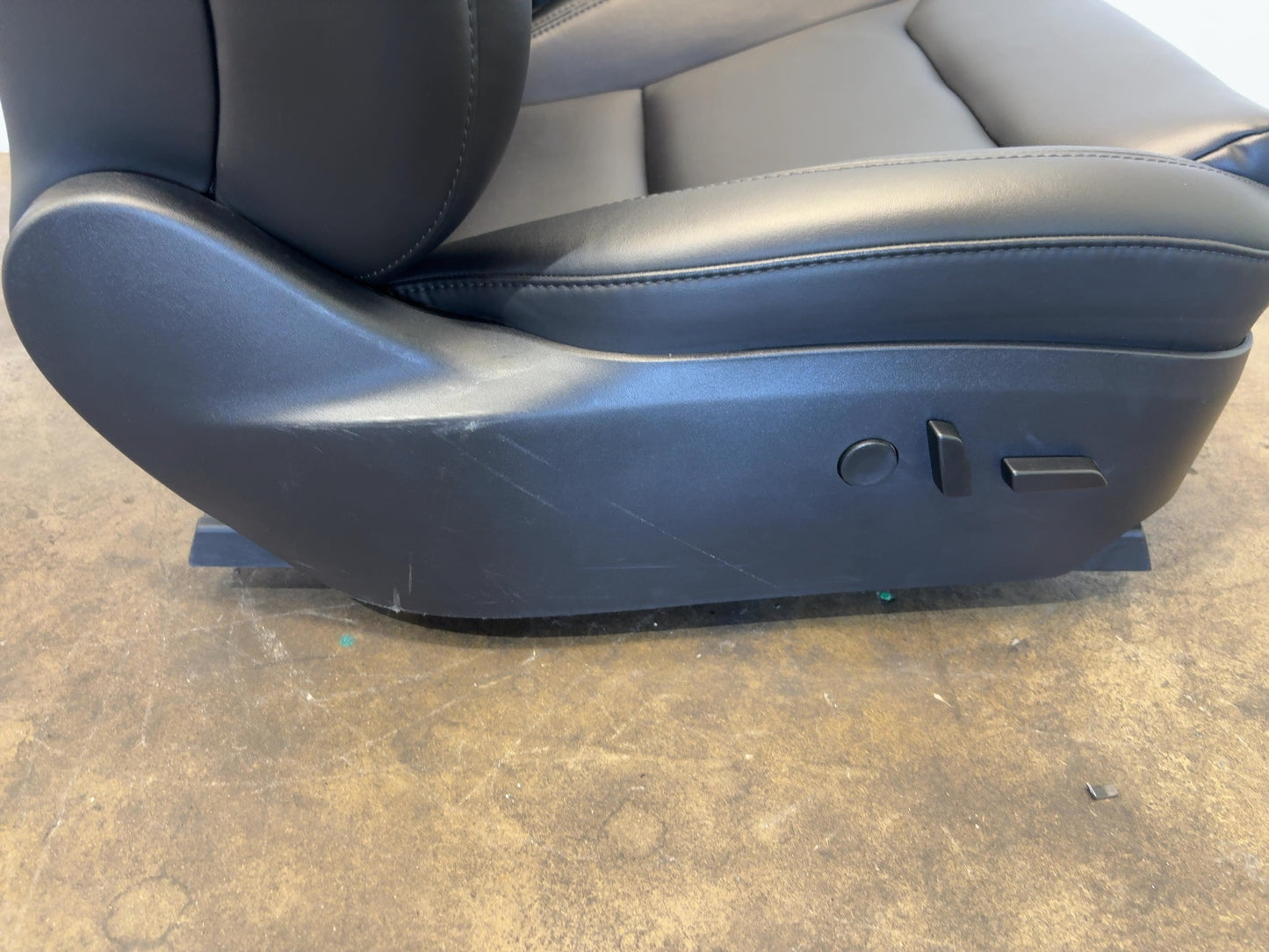 2020 Tesla Model S Front Right Seat Assembly 3876524-02-C