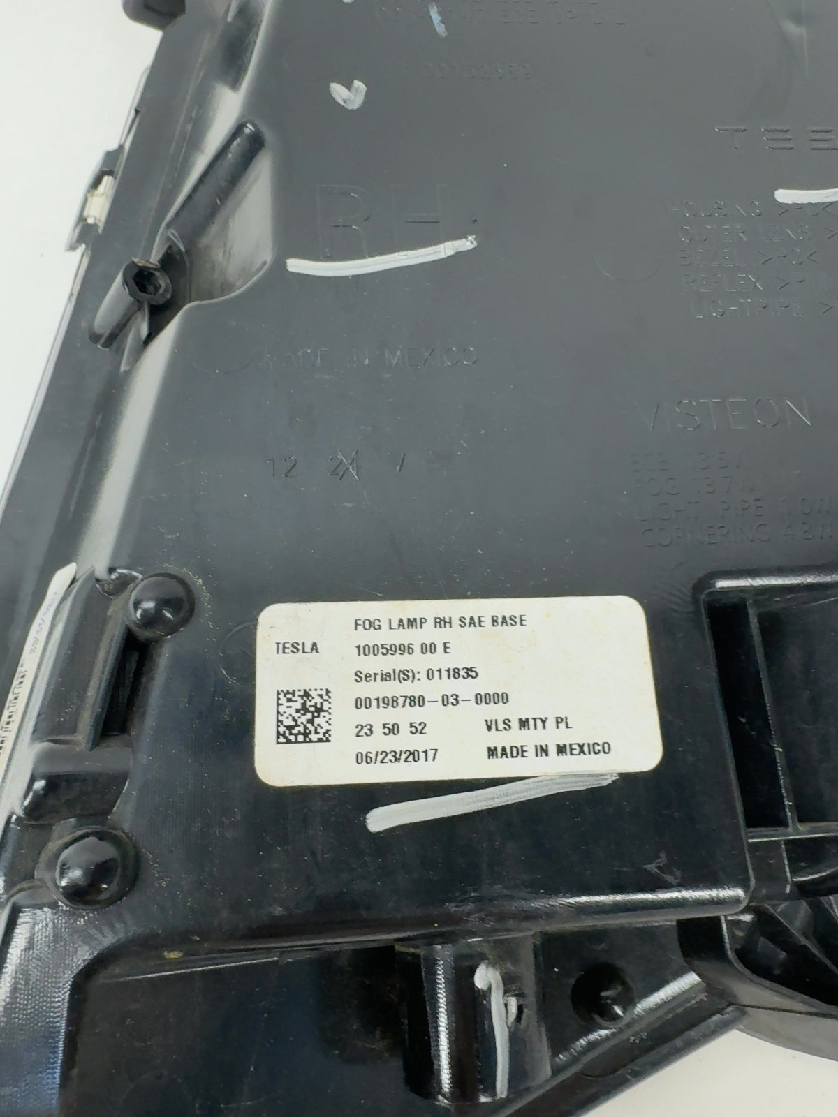 2015 Tesla Model S Right Fog Lamp 6005914-00-F
