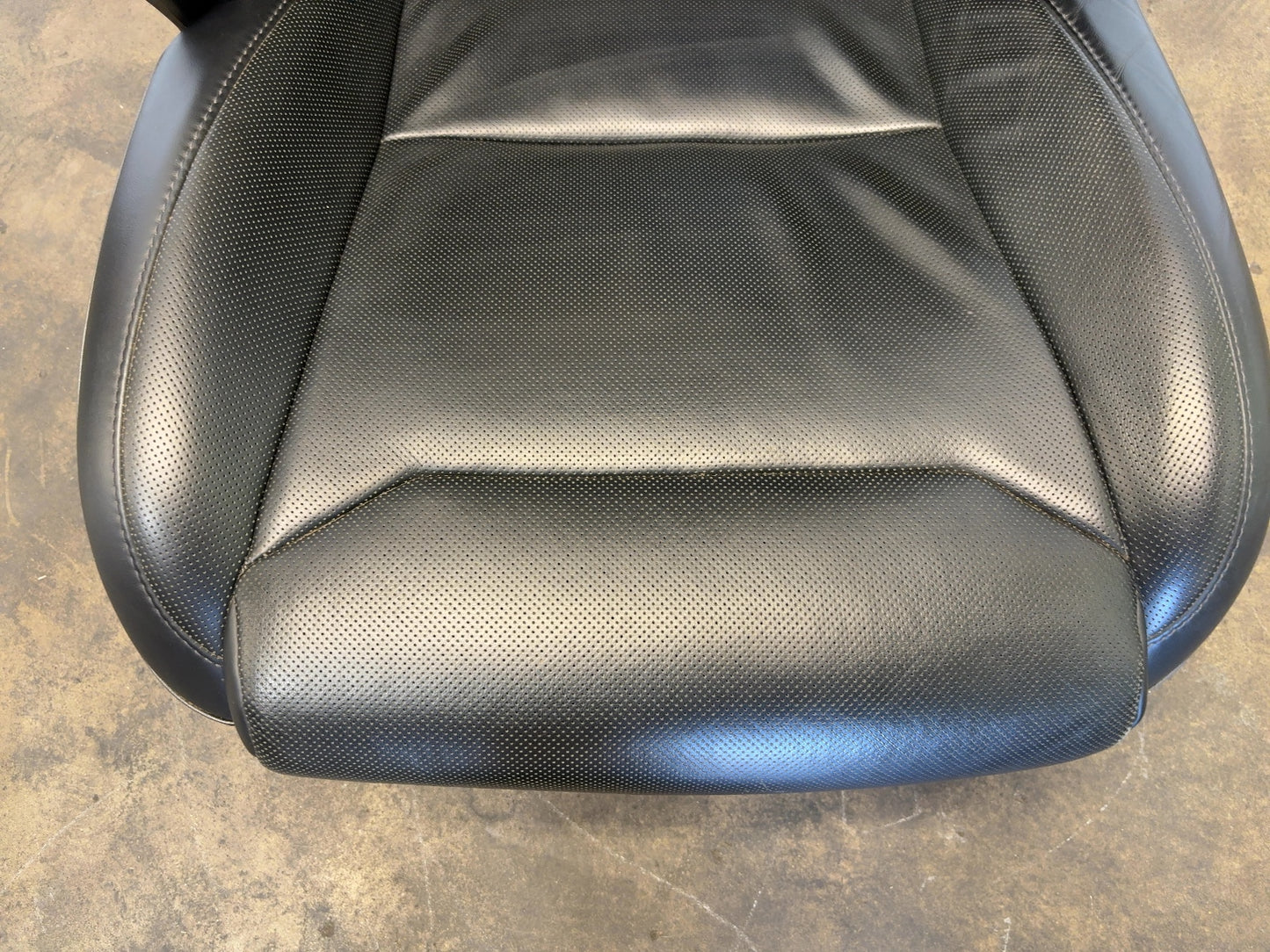 2018 Tesla Model X Front Left Seat Assembly 9876527-05-A