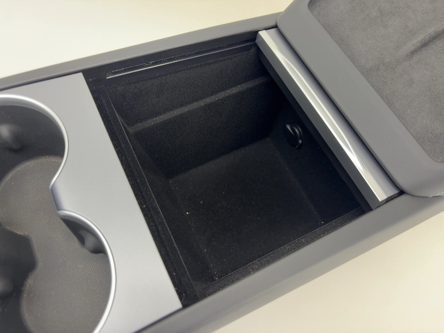 2025 Tesla Model 3 Highland Center Console 1982599-10-B