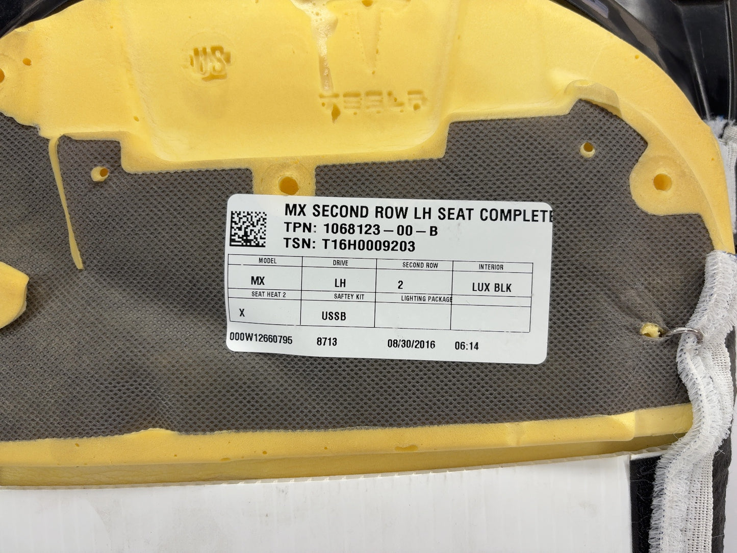 2016 Tesla Model X Second Row Upper Seat Cushion Left 1068123-00-B