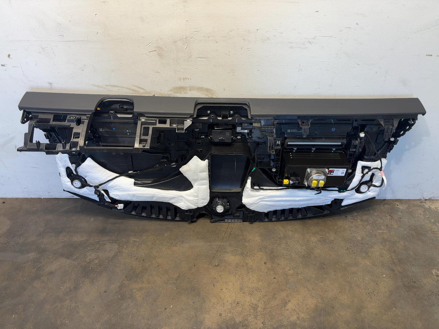 2026 Tesla Model Y Juniper Dash Panel With Airbag 2032385-59-E