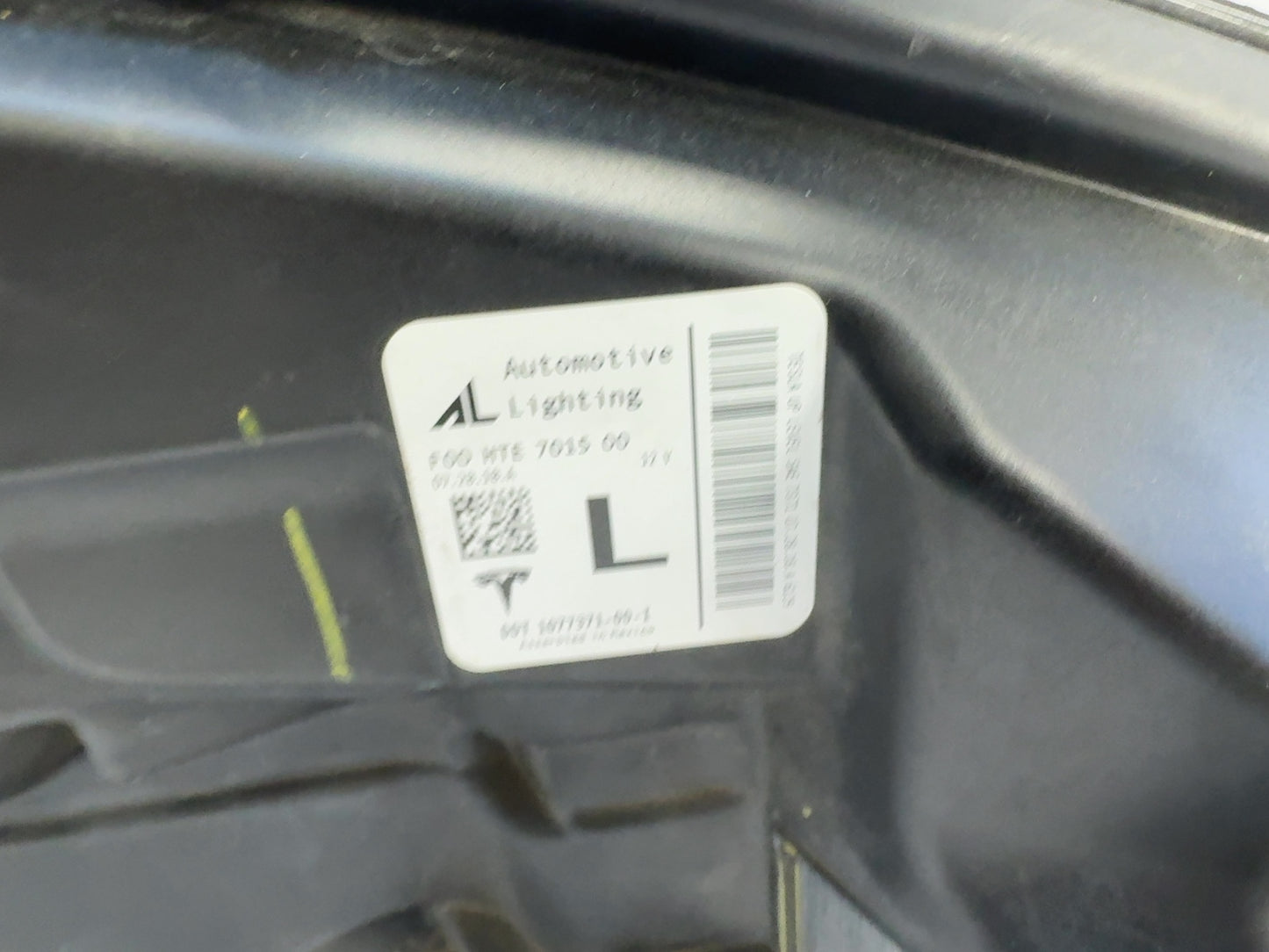 2018 Tesla Model 3 Left Headlamp 1077371-00-I