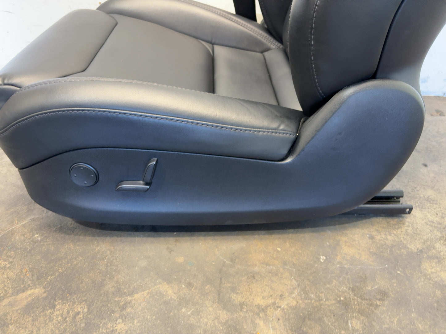 2019 Tesla Model S Front Left Seat Assembly 9876540-02-A