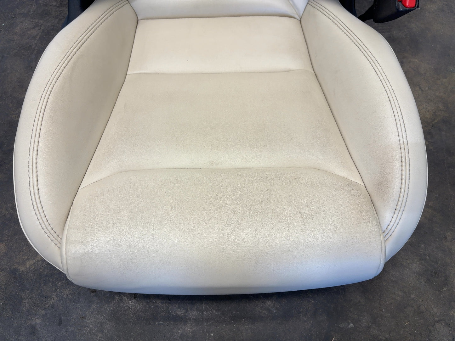 2020 Tesla Model X Front Right Seat Assembly Cream 3876524-03-A