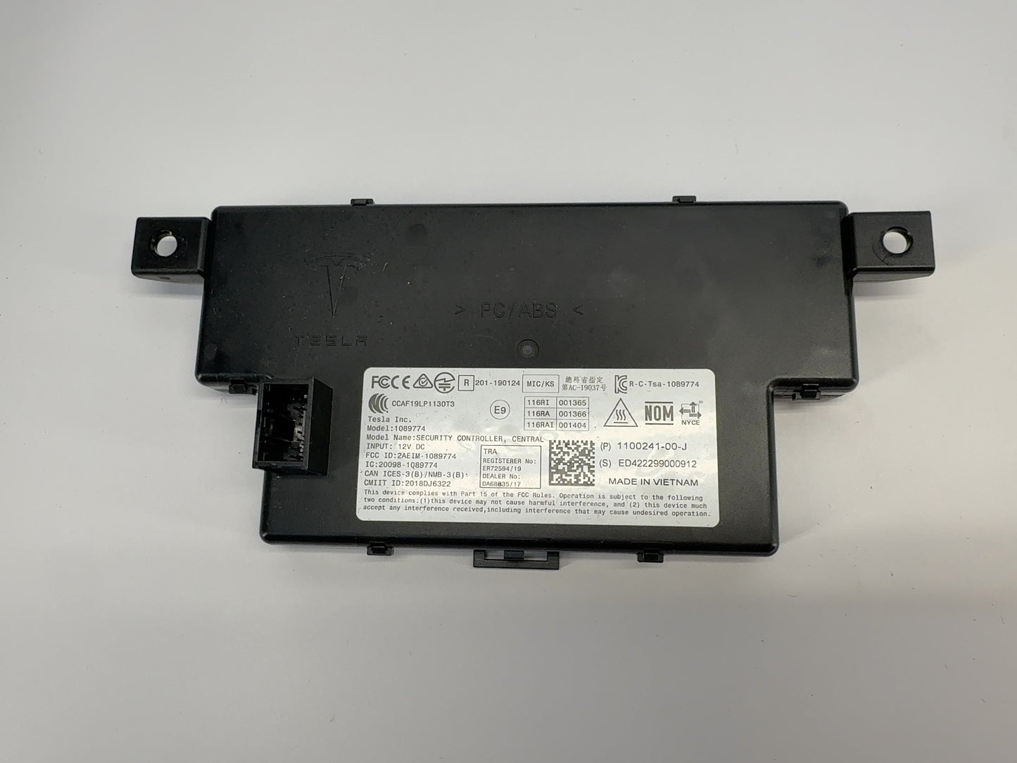 2022-2023 Tesla Model 3 Car Computer With Security Module 1681271-00-G