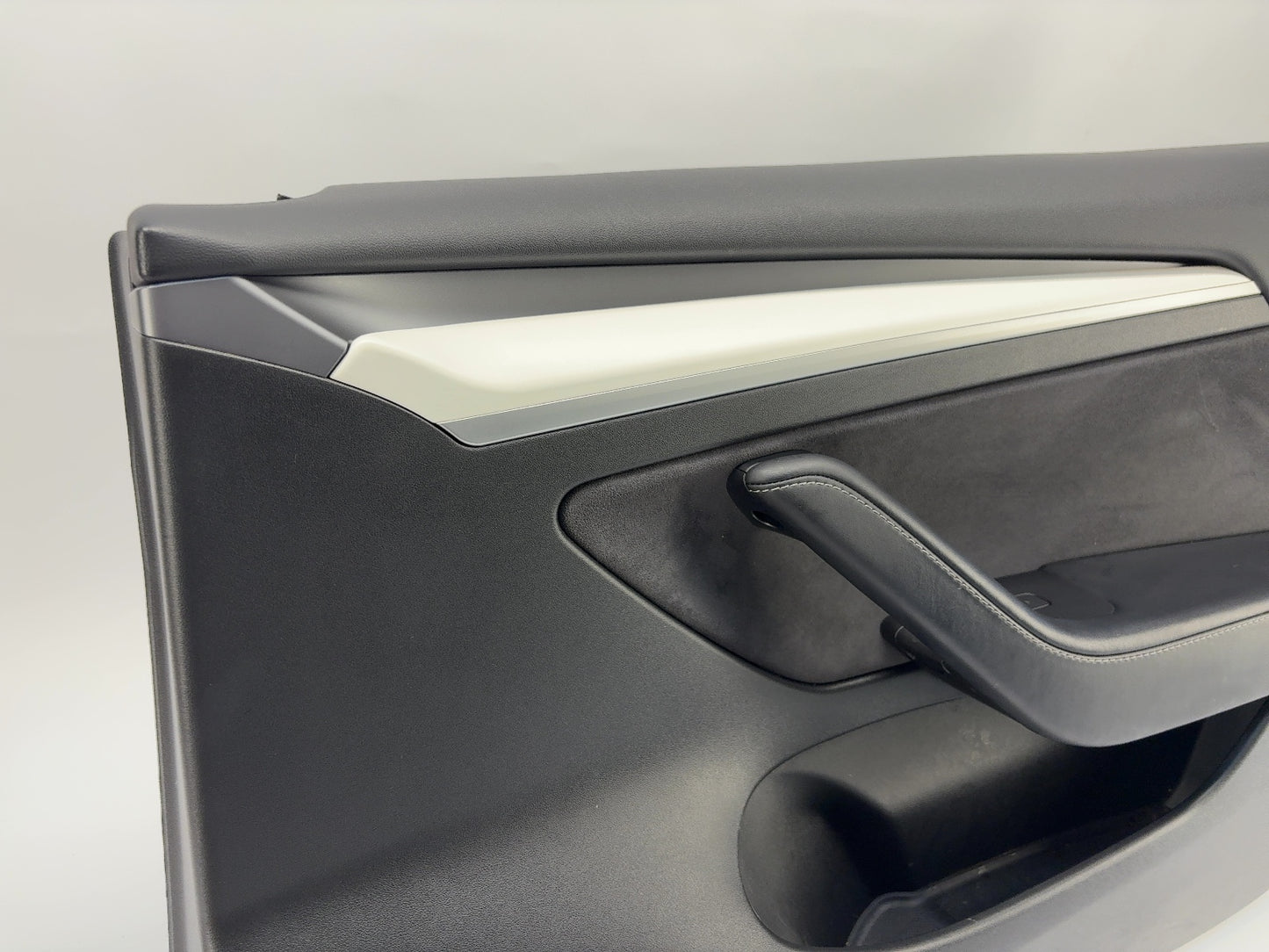 2021-2023 Tesla Model 3 Front Right Door Panel 1588127-01-D