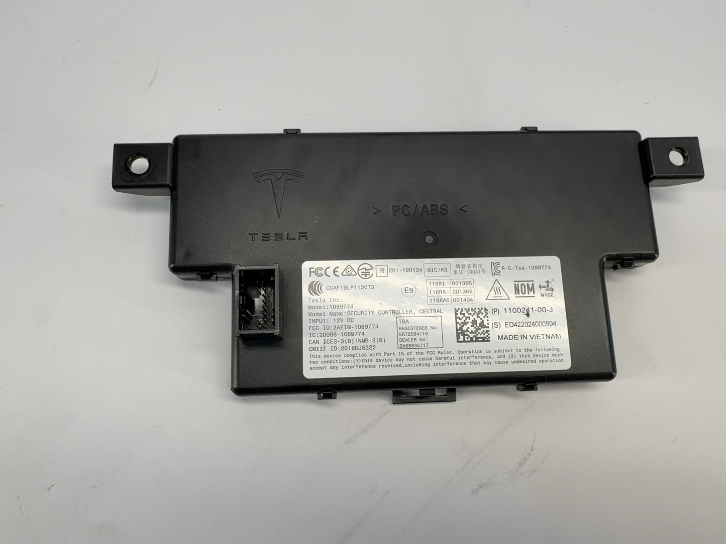2022 Tesla Model 3 Car Computer With Security Module 1681271-00-D