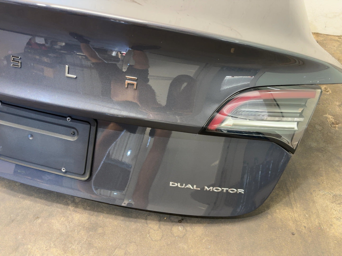 2021-2023 Tesla Model 3 Trunk Lid Assembly 1601460-E0-A