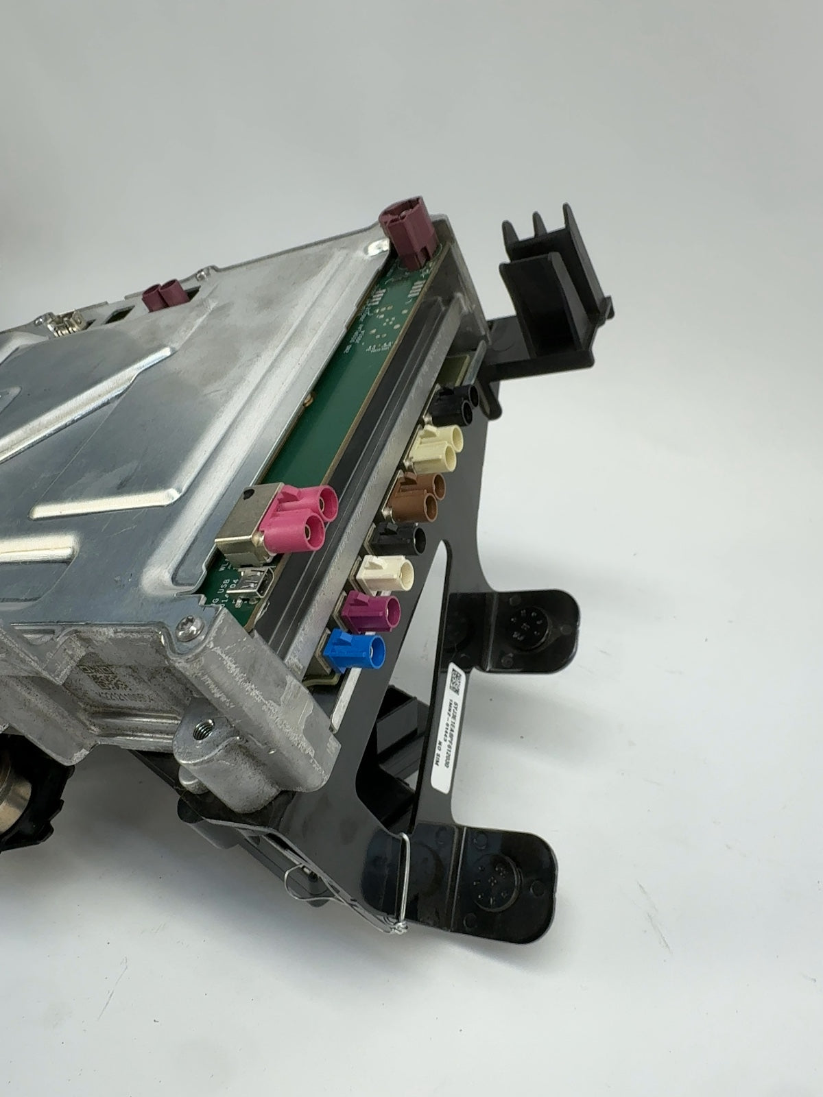2023 Tesla Model 3 Car Computer With Security Module 1681271-00-K