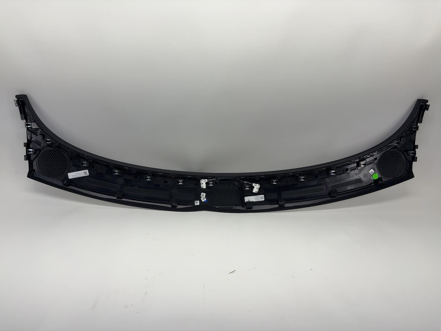 2026 Tesla Model Y Juniper Instrument Panel Wrap Around 1935944-50-D