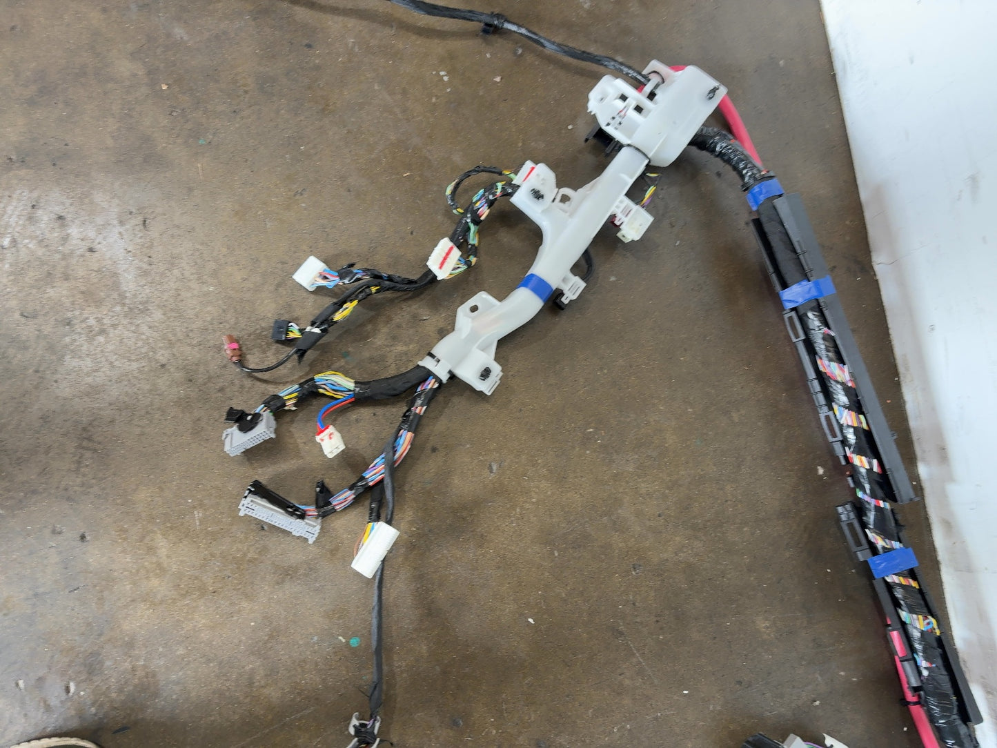 2026 Tesla Model Y Juniper Right Body Harness 1933903-01-D