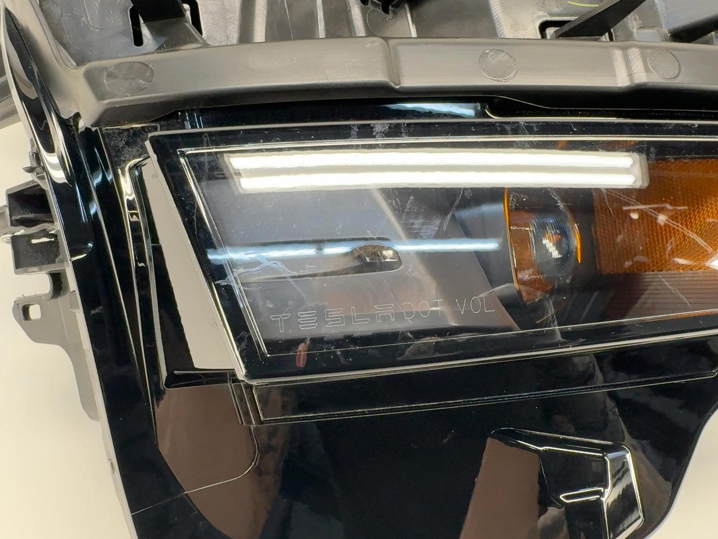 2025 Tesla Model Y Juniper Headlamp Right 1918348-00-D